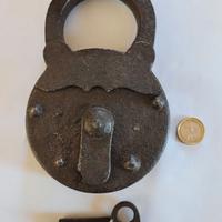 GRANDE LUCCHETTO ANTICO CON CHIAVE FINE ‘800 1 KG