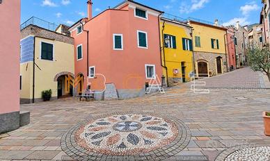 Rustico / Casale di 166 m² con più di 5 locali a C