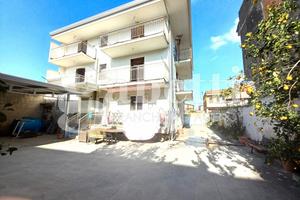 Stabile/Palazzo Parete [Parete 460VRG]