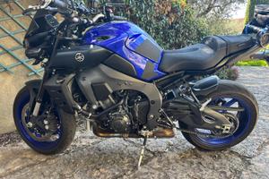Serratura casco alluminio antiruggine Yamaha MT10
