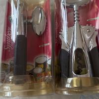 Cavatappi e apriscatole nuovi