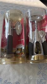 Cavatappi e apriscatole nuovi