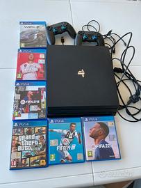 PS4 PRO+ 6 VIDEOGIOCHI +2 Controller non originali