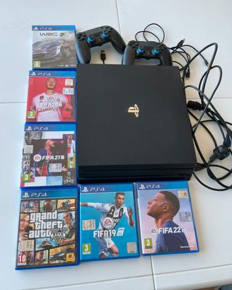PS4 PRO+ 6 VIDEOGIOCHI +2 Controller non originali