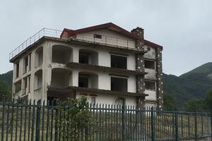 Villetta bifamiliare con giardino antisismica