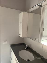 TOP BAGNO, in quarzo grigio scuro