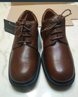 2 paia di scarpe nuove 