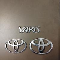 Set Logo e scritta originale Toyota Yaris