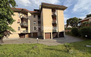 RIF. 041 - AMPIO TRILOCALE CON BOX DOPPIO E CANTIN