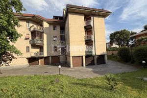 RIF. 041 - AMPIO TRILOCALE CON BOX DOPPIO E CANTIN