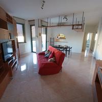 Trivani arredato, posto auto e box USO TRANSITORIO