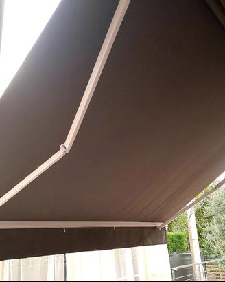 Tenda da sole mororizzata con sensore anti vento