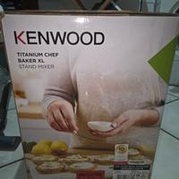 PLANETARIA KENWOOD TITANIUM CON BILANCIA INTEGRATA