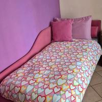 Cameretta in legno massello completa di letto