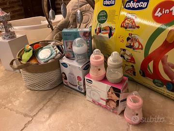 Lotto completo accessori neonato Chicco + giochi