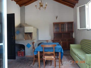 Casa singola due vani ingresso e accessori