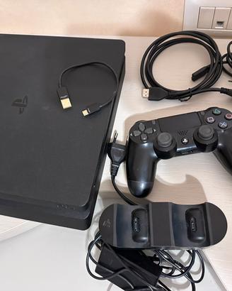 Ps4 1T piu comtroller e base di ricarica