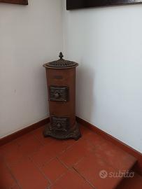 Portaombrelli antico ricavato da stufa