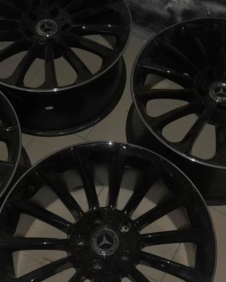 Set 4 Cerchi Originali Mercedes-AMG 21" – Condizio