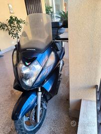 Honda Silver Wing 600