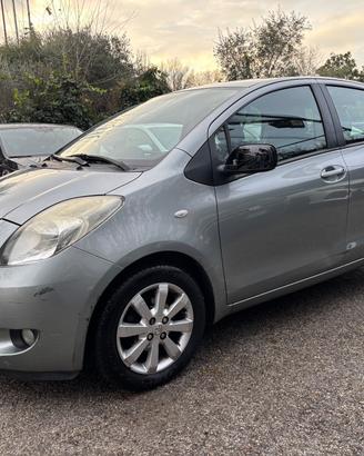 Toyota Yaris 1.3 5 porte sol OK NEOPATENTATI