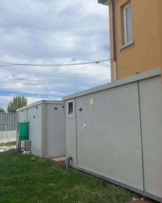 Coppia di monoblocchi prefabbricati coibentati