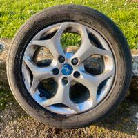 Cerchi in lega originali Ford 16 con gomme montate