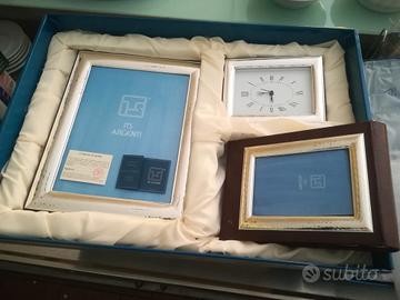 Set di 2 cornici in argento + orologio + book.