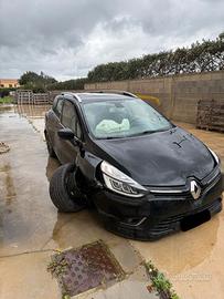 Renault clio sporter 2 duel  - 2018 - Incidentata