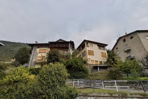 INTERO STABILE CIELO-TERRA di 700 MQ