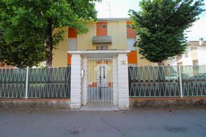 CASA INDIPENDENTE A CAMPAGNOLA EMILIA