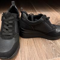 Sneakers nere con zeppa interna  7cm  Primadonna