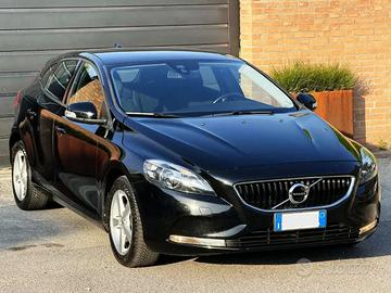VOLVO V40 D2 Kinetic