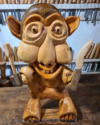 oggetti in legno intagliati