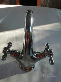 rubinetto lavabo bagno