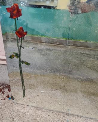specchio con rosa
