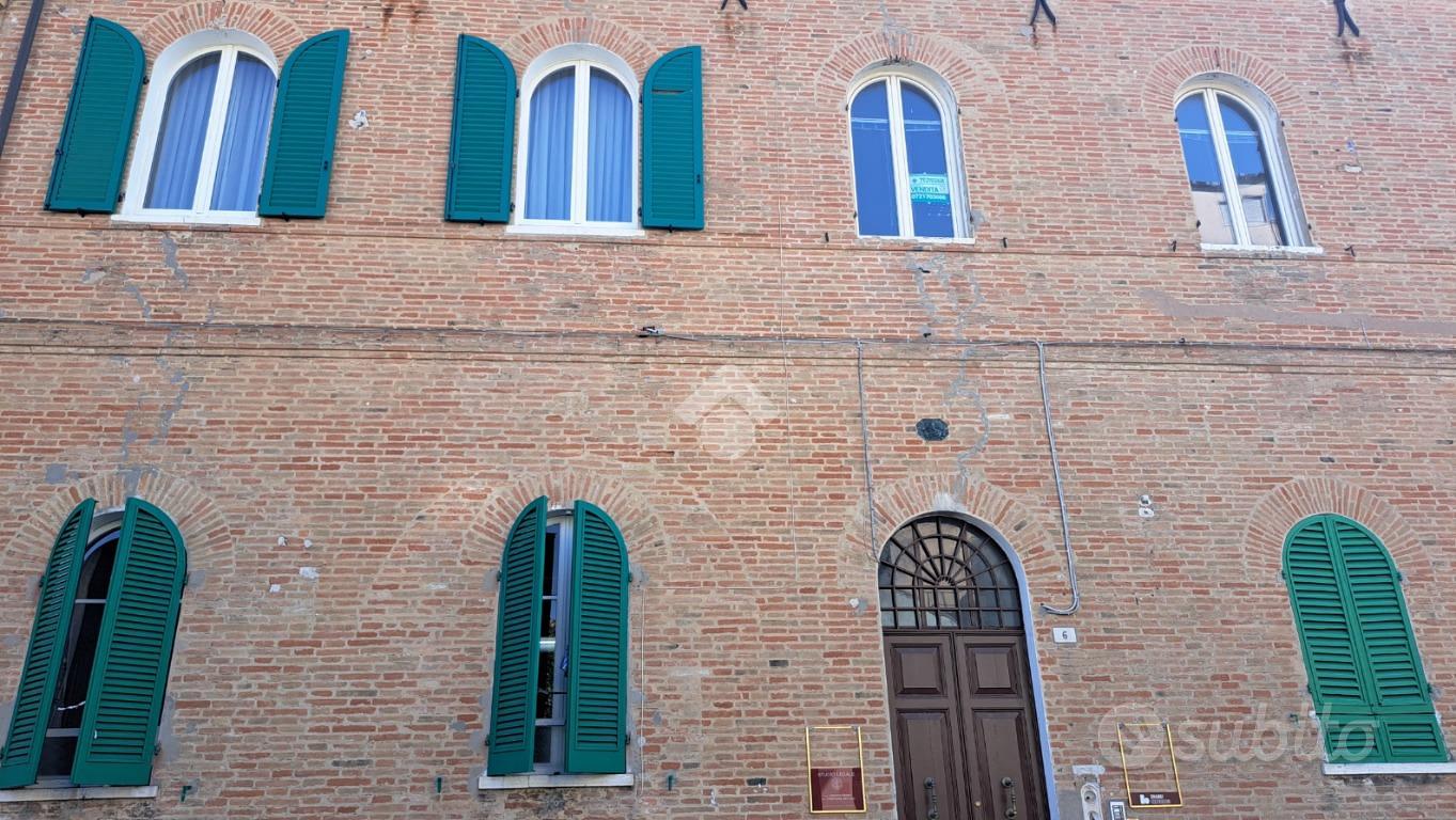 6 LOCALI A PESARO - Vista 2