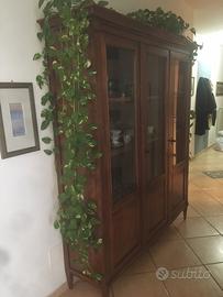 Tavolo Ikea +Vetrinetta + divano