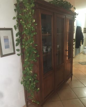 Tavolo Ikea +Vetrinetta + divano