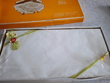 Coperta matrimoniale in broccato 