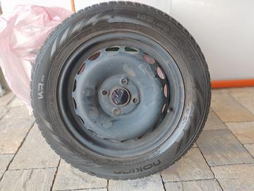 Pneumatici 165x65 R14 su cerchio in ferro