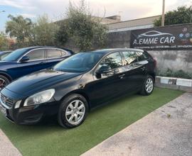 Volvo v60 d2 summum