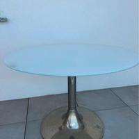 Tavolo in vetro bianco
