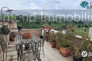 Rifinita casa semi-indipendente a Giarre centro