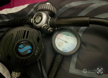 Erogatore completo Scubapro+manometro Mares