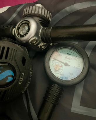 Erogatore completo Scubapro+manometro Mares