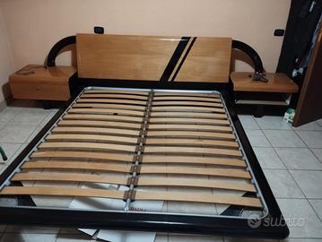 Letto matrimoniale con comodi integrati
