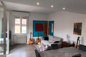 Ampia camera singola in trilocale