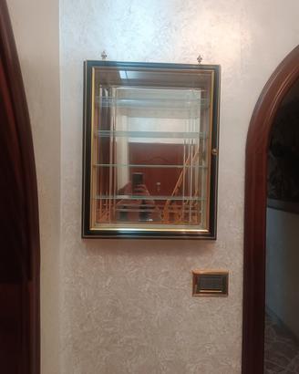 Vetrina porta souvenir. 