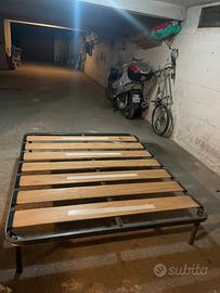 Letto matrimoniale a doghe